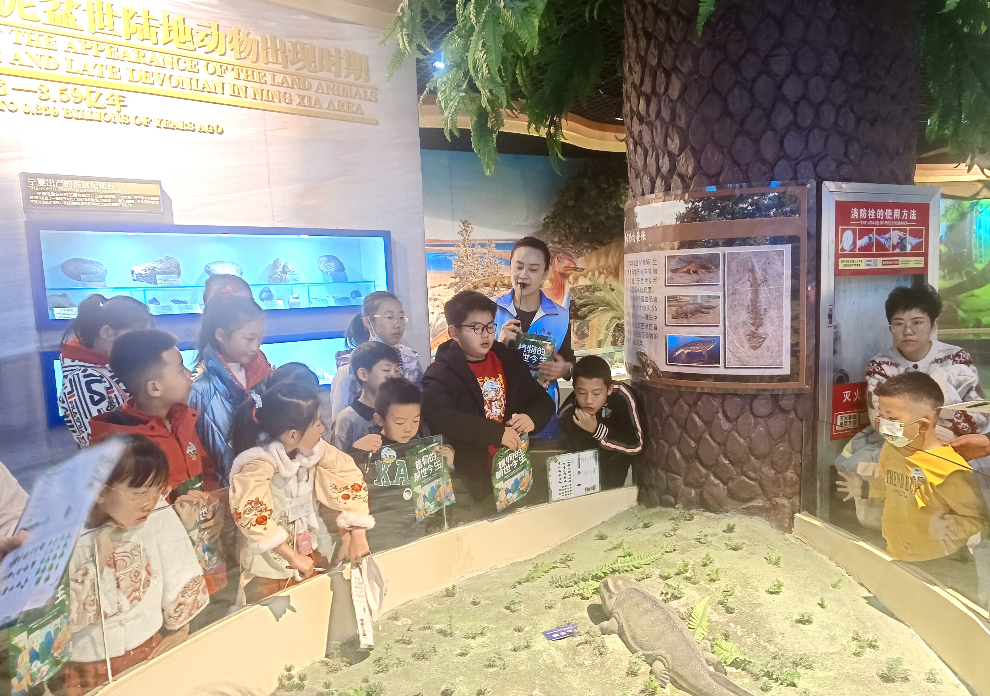 展厅讲解2.jpg
